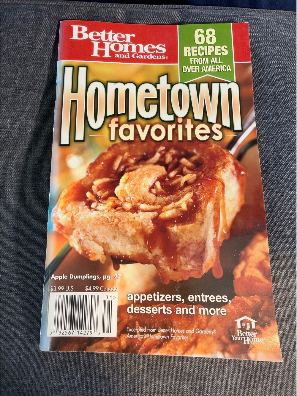 Better Homes and Gardens Hometown Favorites Cookbook with 68 Recipes